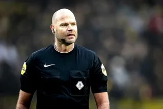 UN ARBITRE NÉERLANDAIS RETROUVÉ MORT DEUX MOIS APRÈS UNE MISE EN EXAMEN L’EMPÊCHANT DE PARTICIPER À LA COUPE DU MONDE