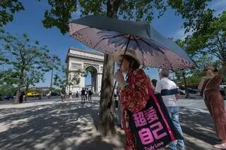 QUASIMENT TOUT LE PAYS A TRÈS CHAUD : 35 MILLIONS DE FRANÇAIS EN VIGILANCE ROUGE CANICULE