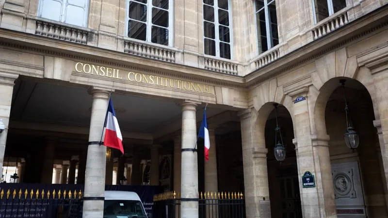 LOI D’URGENCE AGRICOLE: LA FRANCE INSOUMISE ET LES ÉCOLOGISTES DÉPOSENT UN RECOURS AU CONSEIL CONSTITUTIONNEL