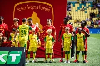 LIGUE 2. SOLIDE VAINQUEUR SUR LE TERRAIN DE RODEZ, MONTPELLIER NOUVEAU DAUPHIN DE L’AS SAINT-ÉTIENNE