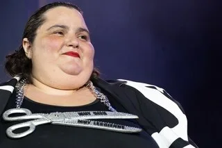 LA DJ BARBARA BUTCH VA PORTER PLAINTE CONTRE LFI POUR PROVOCATION À LA HAINE, APRÈS L’INTERRUPTION DE SON CONCERT