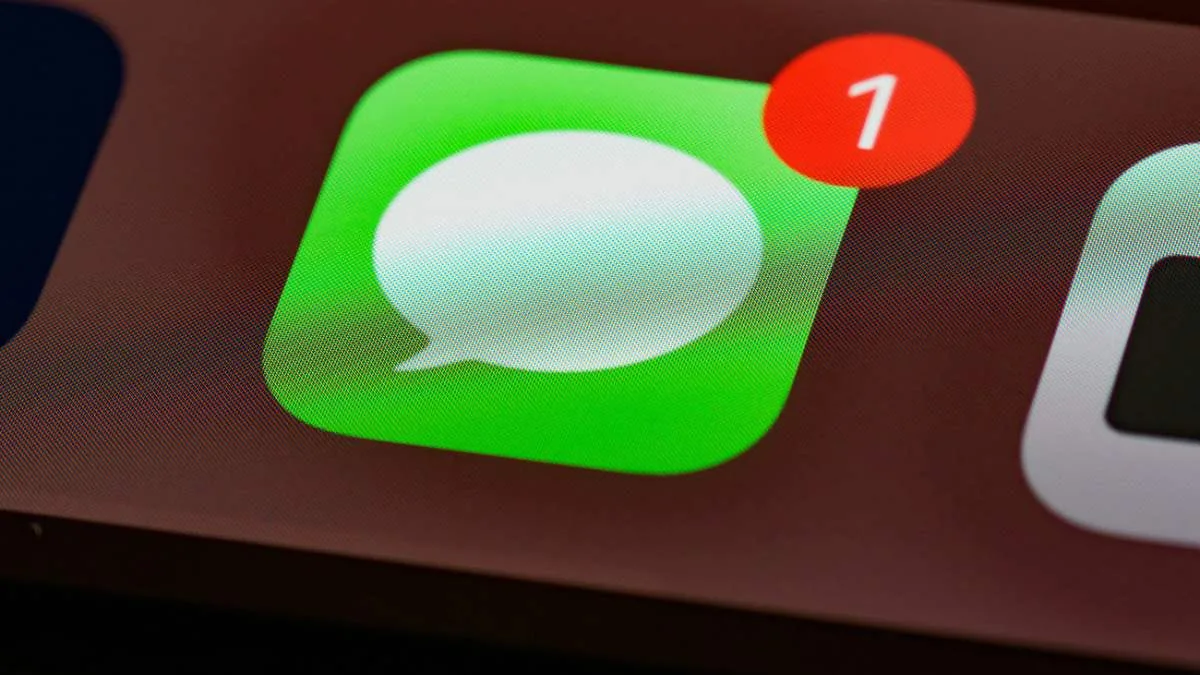 FIN DES BULLES VERTES NON SÉCURISÉES : APPLE ACTIVE UNE FONCTION MAJEURE POUR VOS SMS VERS ANDROID