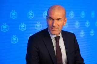« UNE RÉFÉRENCE DU FOOT FRANÇAIS ET MONDIAL » : SELON VOUS LA NOMINATION DE ZINÉDINE ZIDANE EST UN BON CHOIX