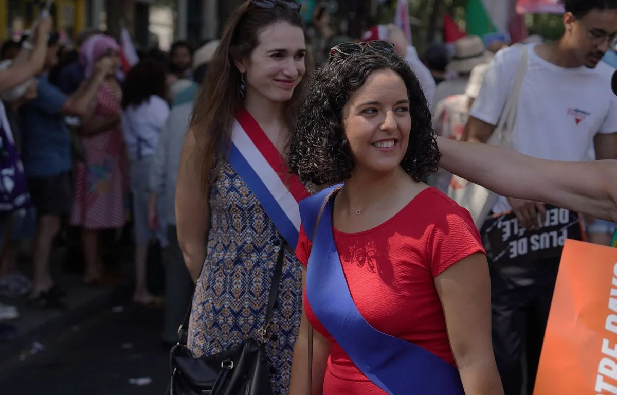 LFI : FILMÉE SUR UN VOILIER ET CRITIQUÉE PAR LA FACHOSPHÈRE, LA DÉPUTÉE MANON AUBRY RÉAGIT