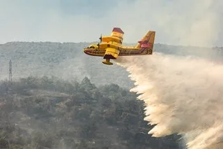 VRAI OU FAUX. LA FRANCE A-T-ELLE LAISSÉ SA FLOTTE DE CANADAIR SE DÉGRADER ?
