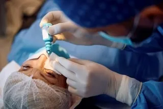 ITALIE : UNE FEMME AVEUGLE RECOUVRE LA VUE APRÈS UNE GREFFE INÉDITE
