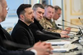 GUERRE EN UKRAINE : ZELENSKY REDOUTE UNE ATTAQUE DANS LE NORD, EXCUSES DU GOUVERNEMENT BRITANNIQUE… LE POINT SUR LA NUIT