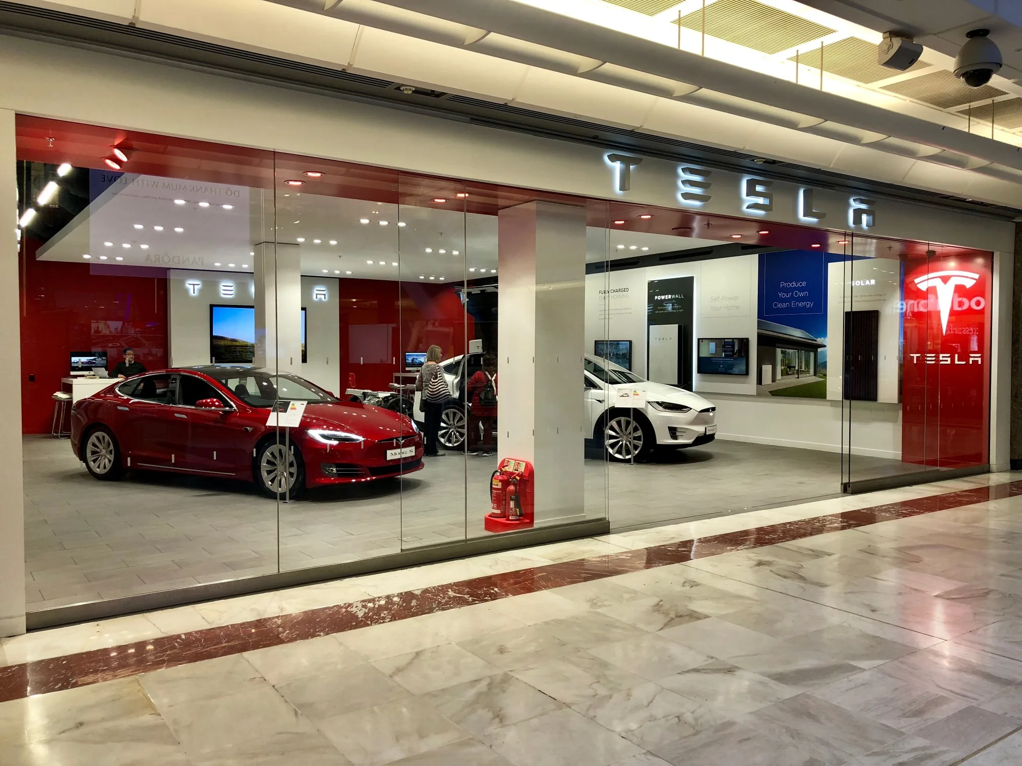 FINI LE BAD BUZZ ! LES VENTES DE TESLA FONT UN RETOUR EN FORCE