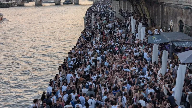 CANICULE: JOURNÉE RECORD ATTENDUE CE DIMANCHE, JOUR DE FÊTE DE LA MUSIQUE, AVEC 35 DÉPARTEMENTS EN VIGILANCE ROUGE