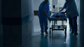 « LES ERREURS MÉDICALES FONT 30 000 MORTS PAR AN » : CET ANCIEN MÉDECIN DÉNONCE LA CULTURE DU SILENCE