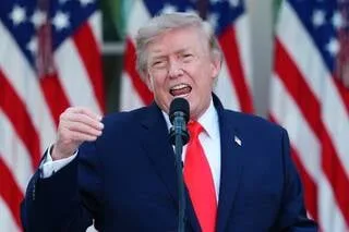 DONALD TRUMP MENACE DE DROITS DE DOUANE DE 100 % LES PAYS QUI METTRAIENT EN PLACE UNE TAXATION DES SERVICES NUMÉRIQUES