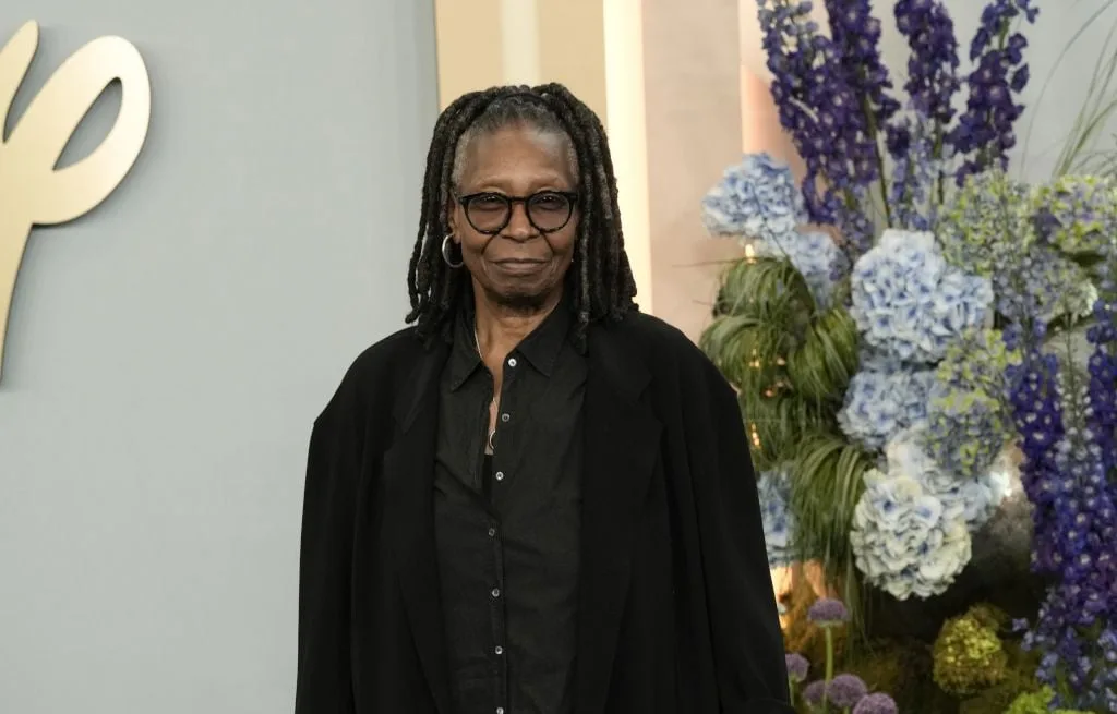 WHOOPI GOLDBERG BLOQUÉE EN SICILE À CAUSE DE L’ÉRUPTION DU VOLCAN ETNA