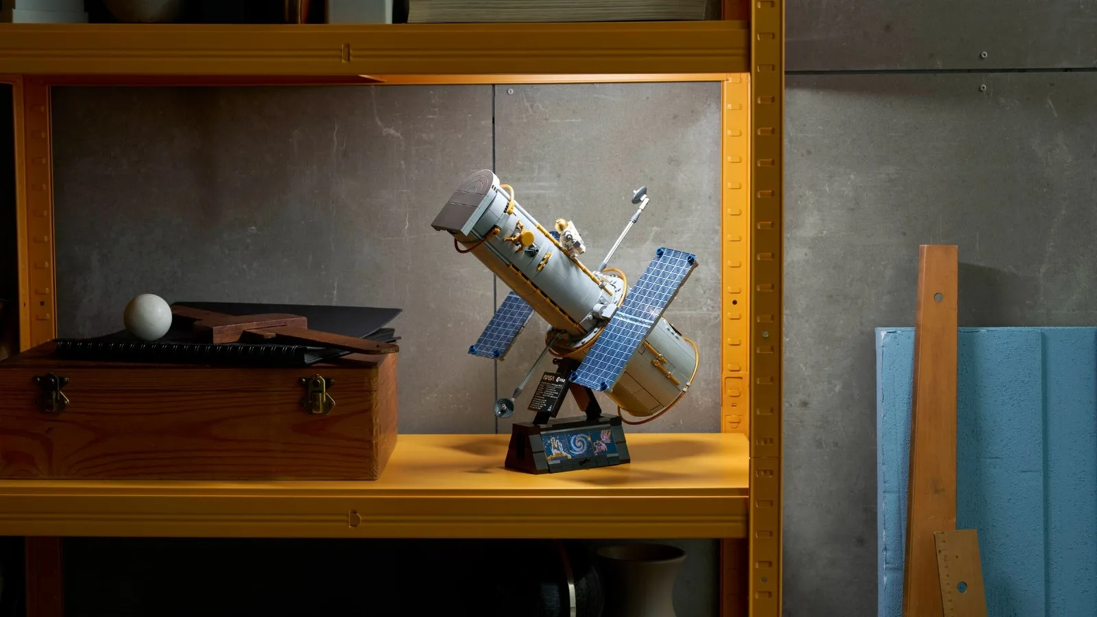 LEGO S’ATTAQUE À L’UN DES PLUS GRANDS MYTHES DE LA NASA (ET LE RÉSULTAT EST SPLENDIDE)
