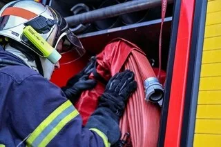 INCENDIE : UN SAPEUR-POMPIER VOLONTAIRE DE 22 ANS EST MORT EN COMBATTANT UN FEU DE FORÊT EN SAVOIE