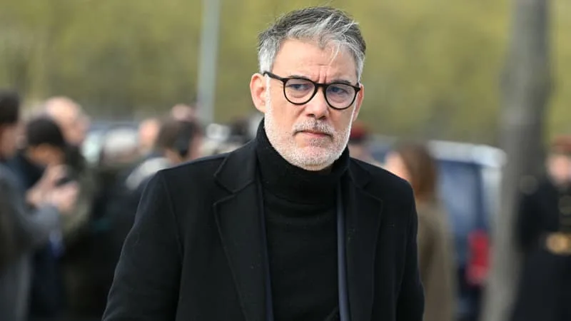 DOUBLE PRIMAIRE, TENSIONS À GAUCHE… LE PS PIÉTINE SUR LA STRATÉGIE À ADOPTER AVANT LA PRÉSIDENTIELLE DE 2027