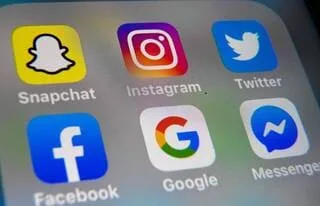 LE GOUVERNEMENT CANADIEN VEUT INTERDIRE LES RÉSEAUX SOCIAUX POUR LES MOINS DE 16 ANS