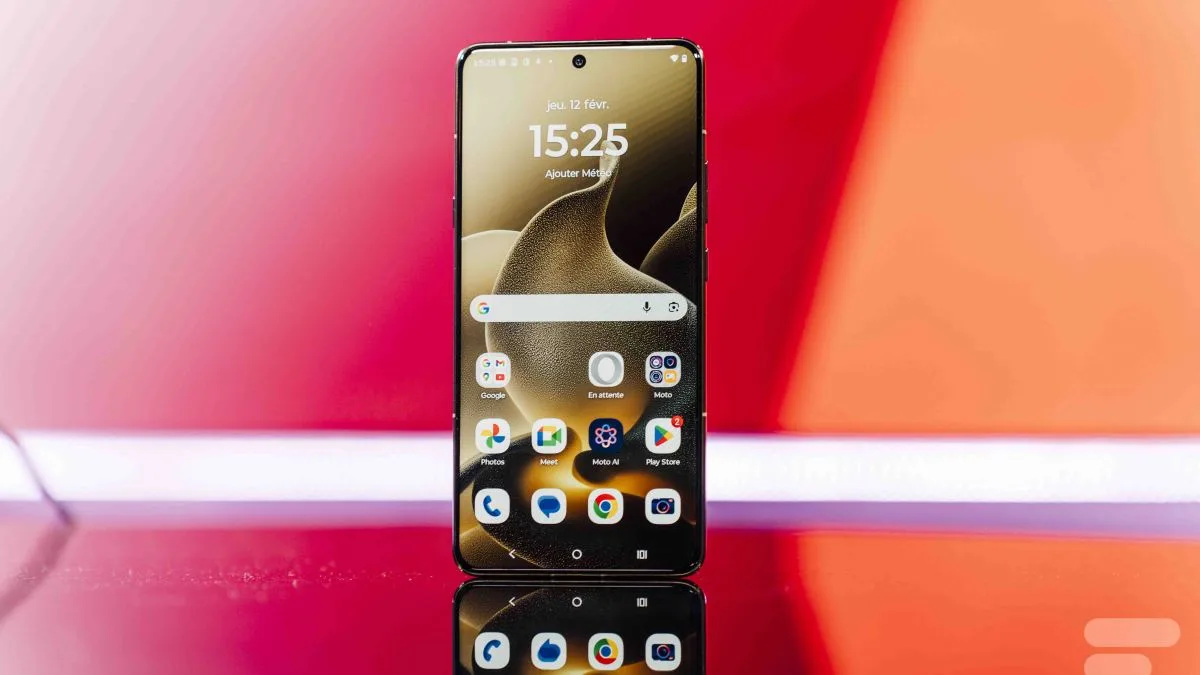 CE PACK MOTOROLA CONTIENT L’EXCELLENT SMARTPHONE SIGNATURE NOTÉ 9/10, UNE ENCEINTE ET UNE MONTRE CONNECTÉE, LE TOUT À -37 %