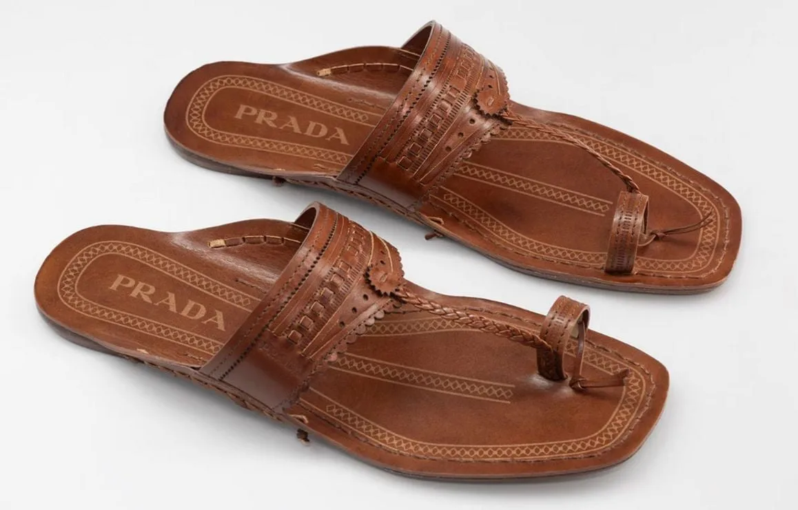 PRADA : LA MARQUE ITALIENNE LANCE DES SANDALES FABRIQUÉES EN INDE SUITE À UNE POLÉMIQUE SUR L’APPROPRIATION CULTURELLE