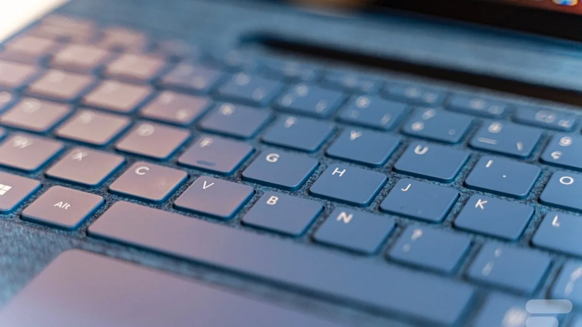 CTRL + ALT + MAJ + WIN + L : WINDOWS A UN RACCOURCI CLAVIER LUNAIRE À 5 TOUCHES JUSTE POUR OUVRIR LINKEDIN