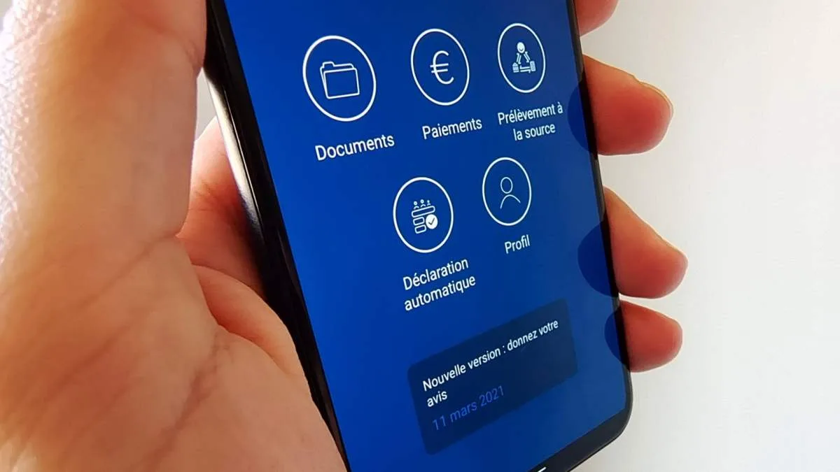 DÉCLARATION D’IMPÔTS 2026 : DOIT-ON DÉCLARER SON COMPTE D’UNE BANQUE ÉTRANGÈRE (REVOLUT, PAYPAL, TRADE REPUBLIC, ETC…) AU FISC ?