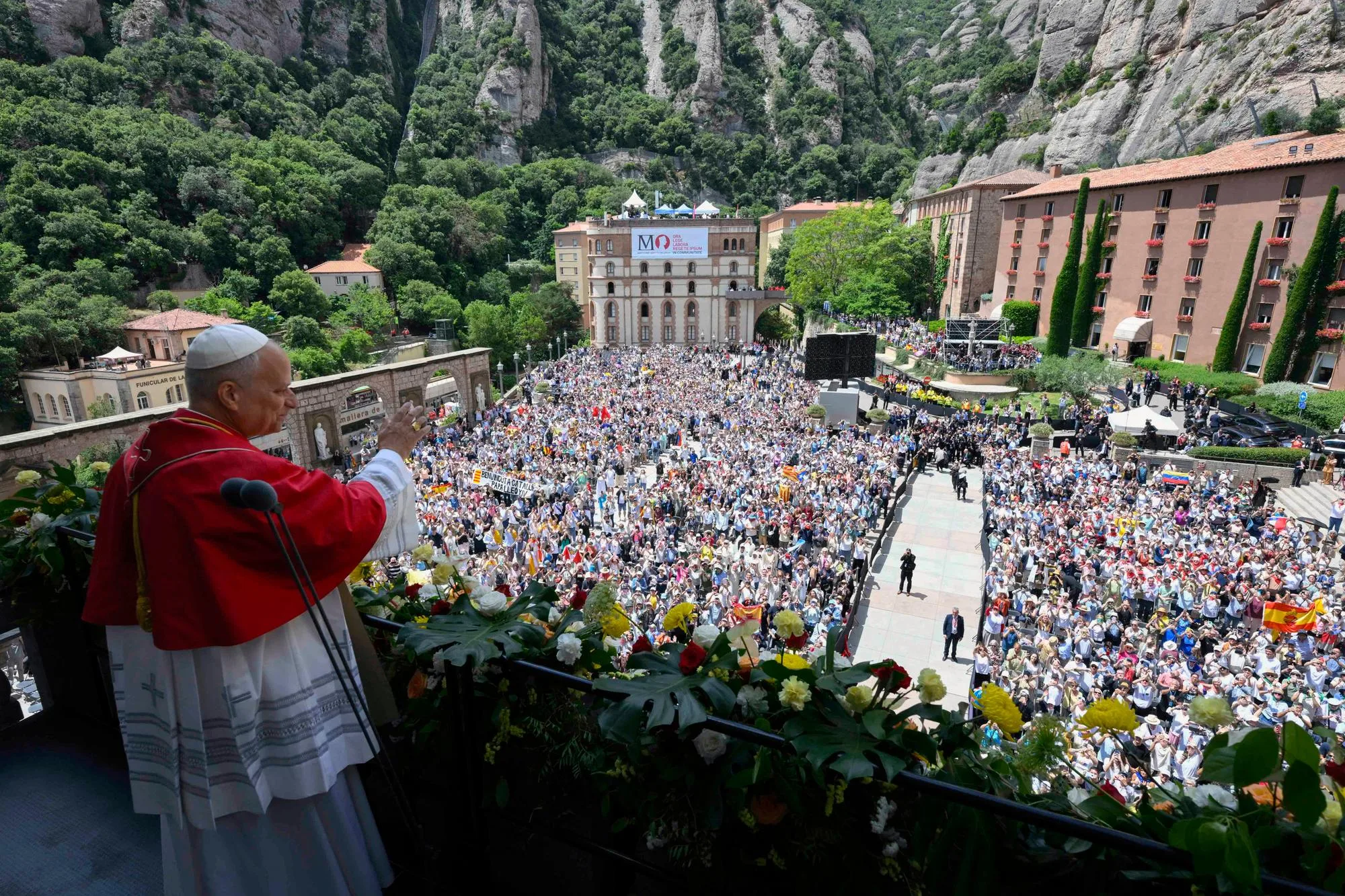EN ESPAGNE, LA VISITE OFFICIELLE DU PAPE LÉON XIV DONNE UN AVANT-GOÛT DE CE QUI NOUS ATTEND EN SEPTEMBRE