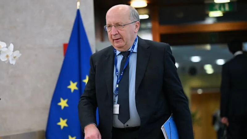 « L’AMÉRIQUE VA DÉPLACER DES CAPACITÉS VERS D’AUTRES RÉGIONS »: LE COMMISSAIRE EUROPÉEN À LA DÉFENSE ALERTE SUR UN DÉPART IMMINENT DES FORCES AMÉRICAINES D’EUROPE