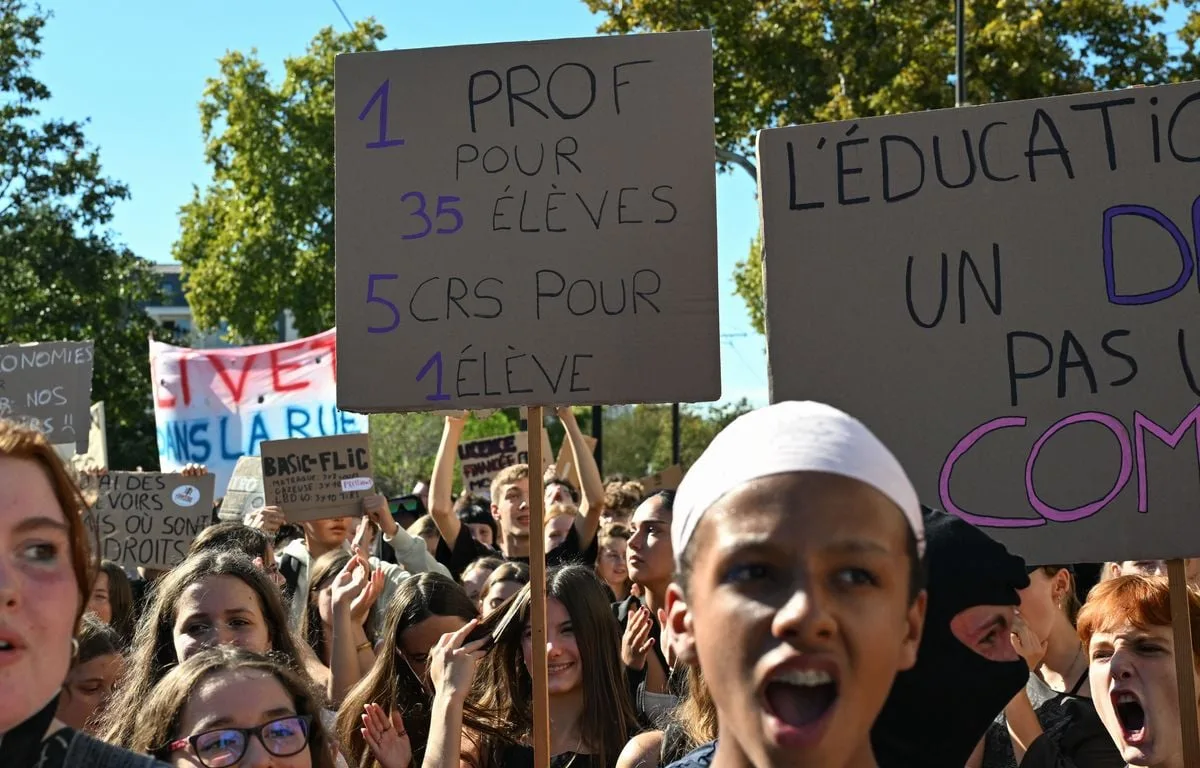 MOBILISATION DU 17 OCTOBRE : LA « CONVERGENCE DES LUTTES » CE SAMEDI PEUT-ELLE NOYER LES REVENDICATIONS DES LYCÉENS ?