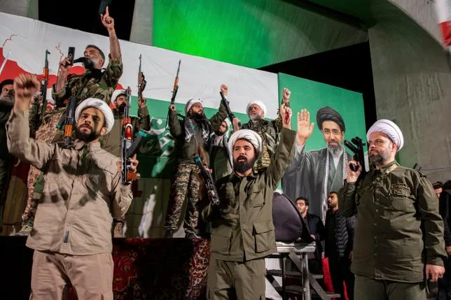 POURQUOI LES GARDIENS DE LA RÉVOLUTION ISLAMIQUE ONT-ILS AUTANT D’INFLUENCE EN IRAN ?