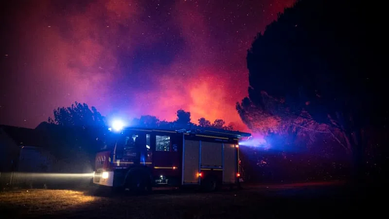 « ON A L’IMPRESSION QUE C’EST LA FIN DU MONDE »: AU CAP FERRET, RÉCIT D’UNE ÉVACUATION DANS LES FLAMMES ET LA FUMÉE